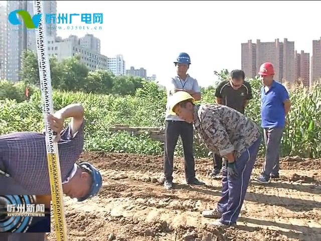 来自城建重点工程的报道：九原南街道路工程建设者克服雨季施工困难 全力推进工程建设​